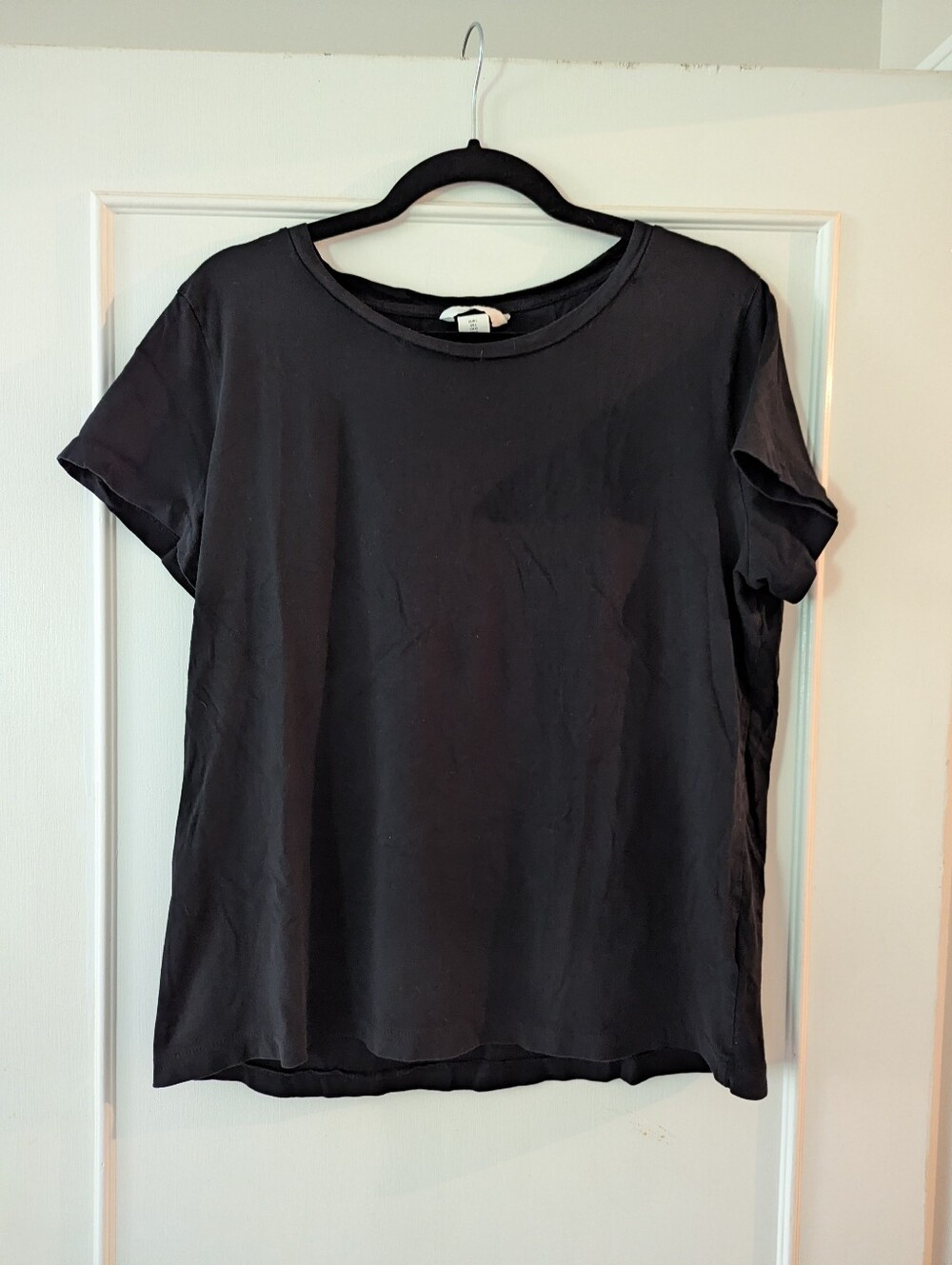 H&M Large Women’s Classic Everyday Black Short-Sleeve Tee